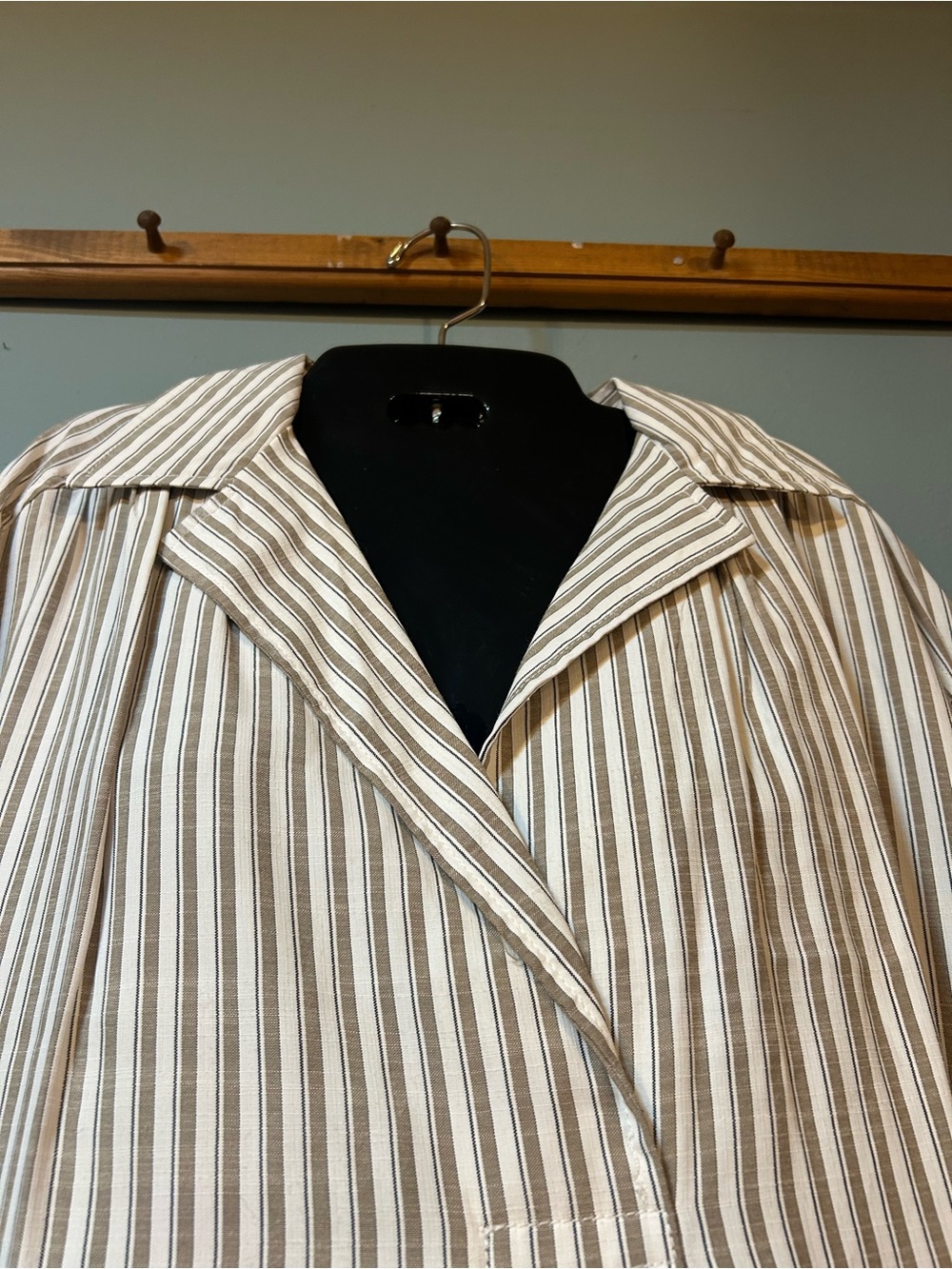 Max Studio Beige and White Striped Short-Sleeve Button-Down Top - Picture 2 of 9